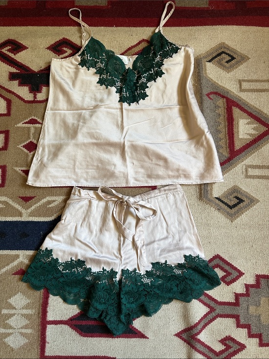 Ginia Tops - Ginia Pure Silk Green Lace Top And Short Set AU 10
